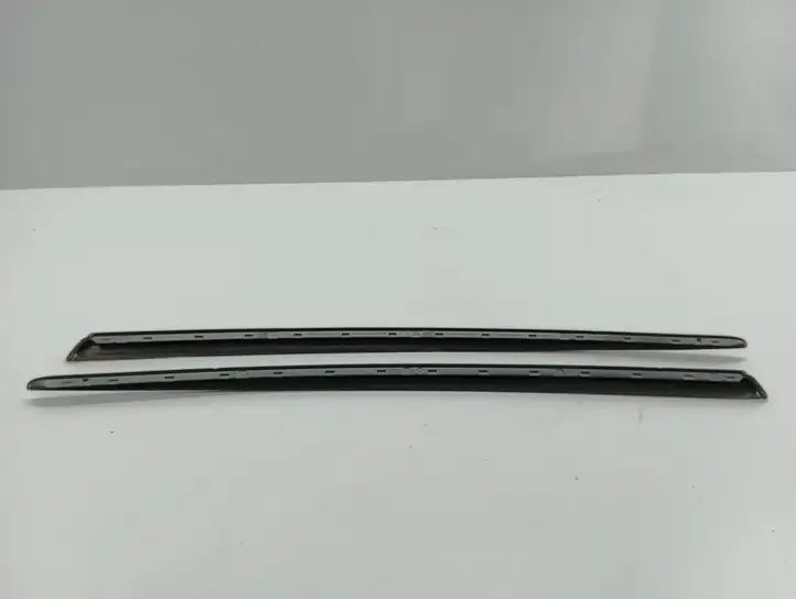 Audi A3/S3 8Y (2020 - ) 8Y0854328 Накладка стоек лобового стекла — фото 9