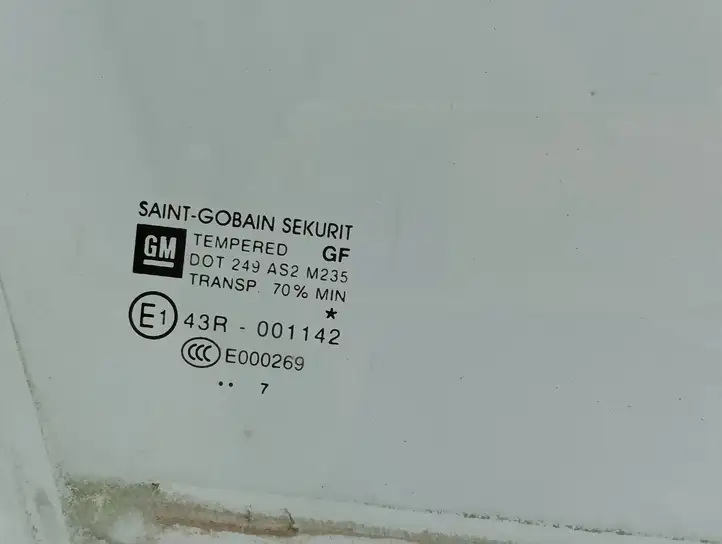 Opel Corsa D (2006 - 2010) E143R001142 Стекло передней двери — фото 2