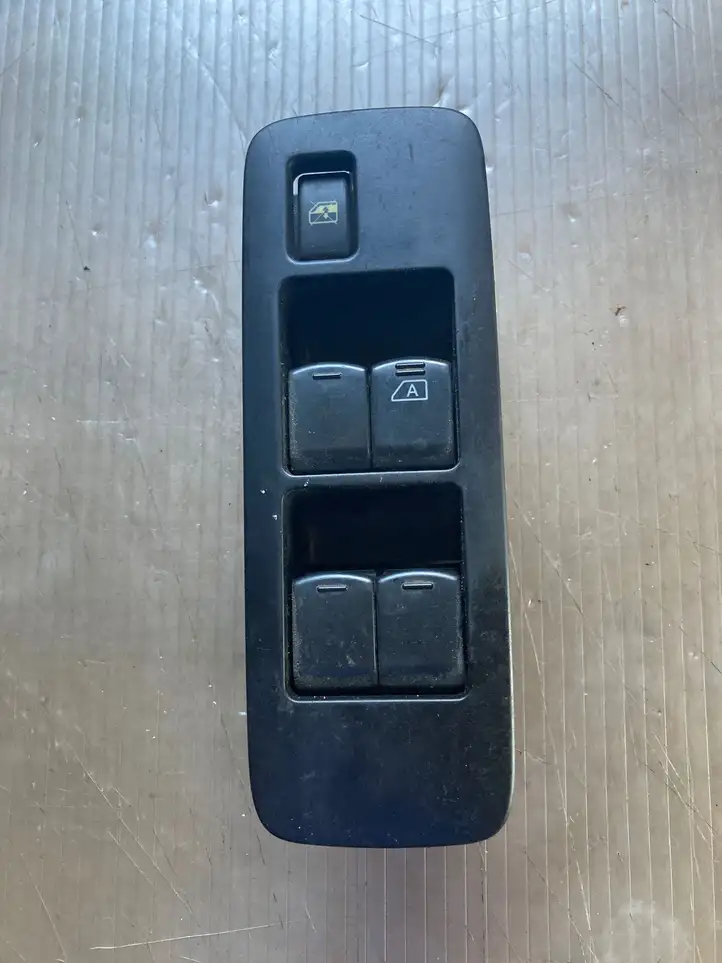 Nissan Qashqai (2010 - 2013) 25401BR00A Кнопка стеклоподъемников — фото 1