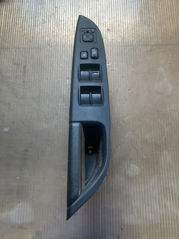 Mitsubishi ASX (2010 - 2016) 8608A209 Кнопка стеклоподъемников — фото 1