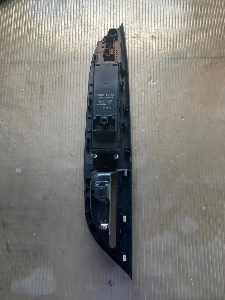 Mitsubishi ASX (2010 - 2016) 8608A209 Кнопка стеклоподъемников — фото 2