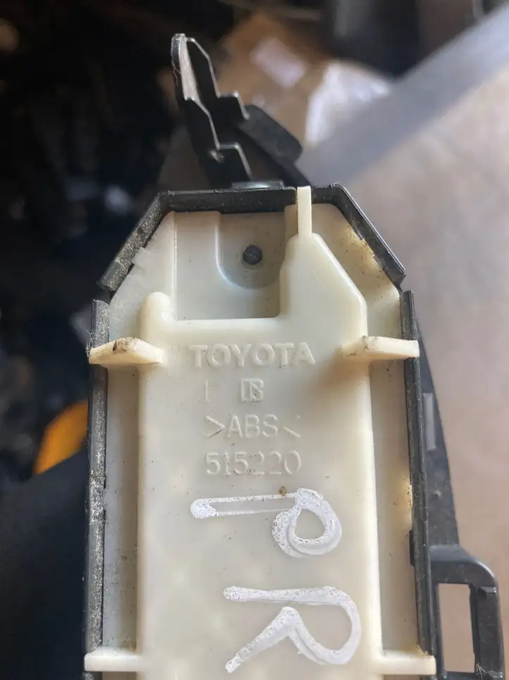 Toyota Prius (XW30) (2009 - 2015) 515220 Блок кнопок стеклоподъемников — фото 3
