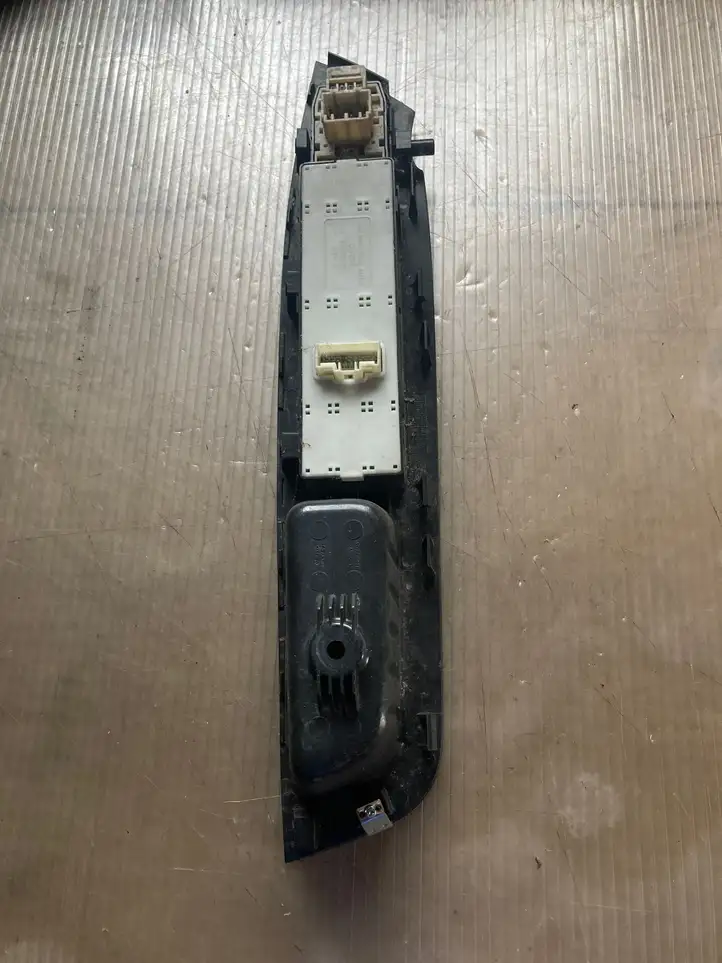 Kia Sorento (2009 - 2014) 299101875 Кнопка стеклоподъемников — фото 2