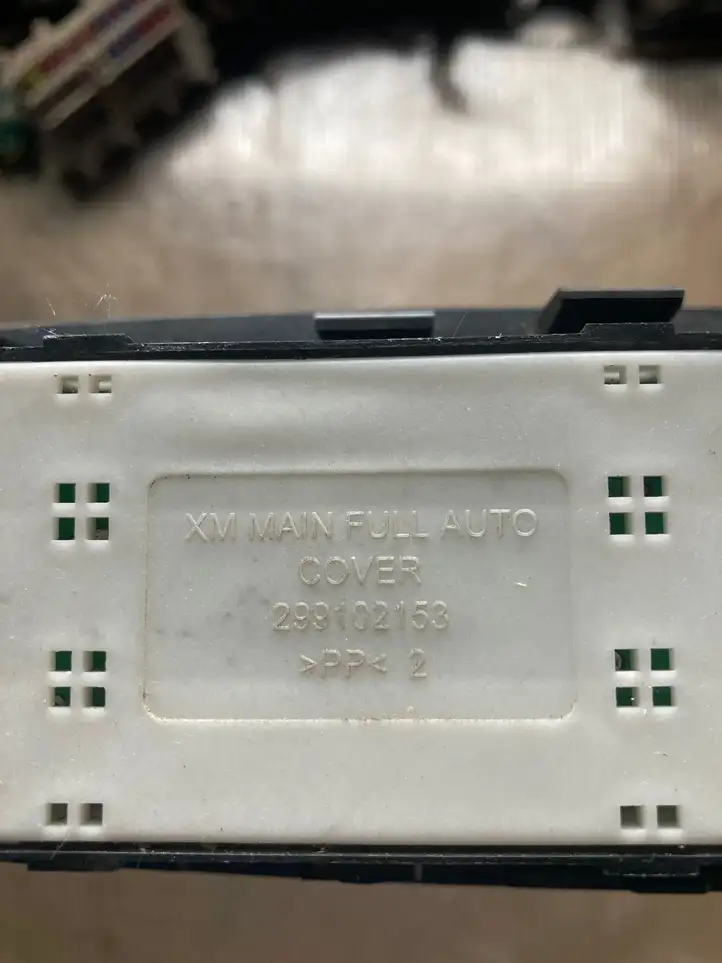 Kia Sorento (2009 - 2014) 299101875 Кнопка стеклоподъемников — фото 3