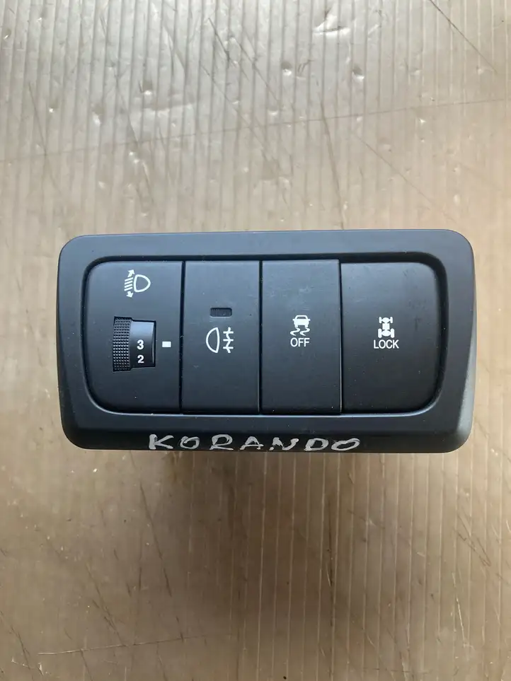 SsangYong Korando (2013 - 2017) 201006514 Включатель противотуманных фар — фото 1