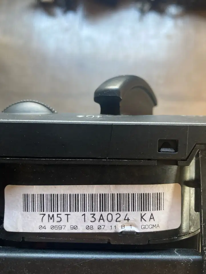 Ford Kuga I (2008 - 2012) 7M5T13A024KA Включатель фонарей — фото 3
