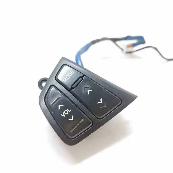 Hyundai i30 (2007 - 2012) 200003371 Кнопки на рулевом колесе — фото 1