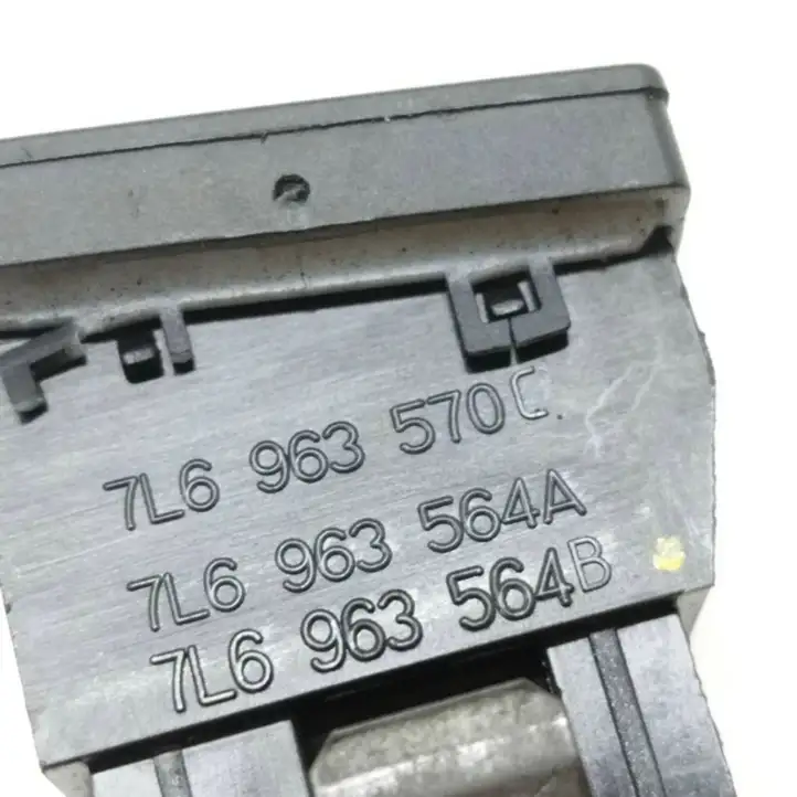 Volkswagen Touareg I (2002 - 2010) 7L6963570C Включатель обогрева — фото 6
