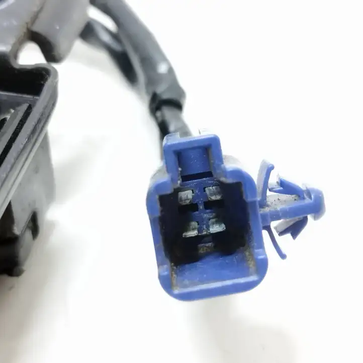 Toyota Prius (XW20) (2003 - 2009) Замок крышки багажника — фото 5