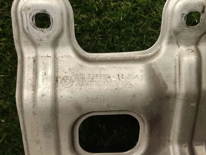 BMW 3 F30 F35 F31 (2012 - 2018) 7266194 Кронштейн панели радиатора — фото 2