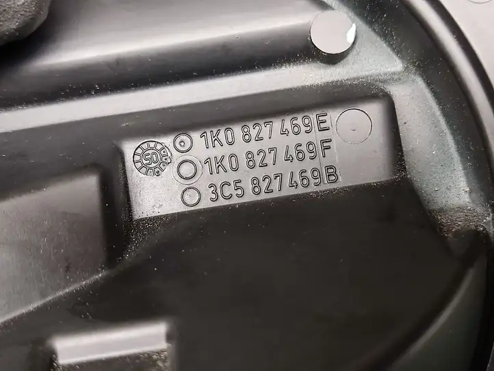 Volkswagen PASSAT B6 (2005 - 2010) 1K0827469E Ручка крышки багажника — фото 2