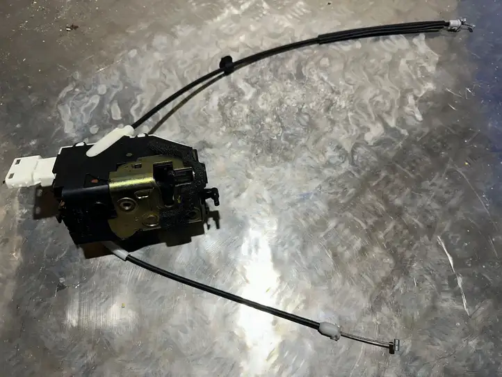 Peugeot 407 (2004 - 2011) 9681333280 Замок передней двери — фото 1