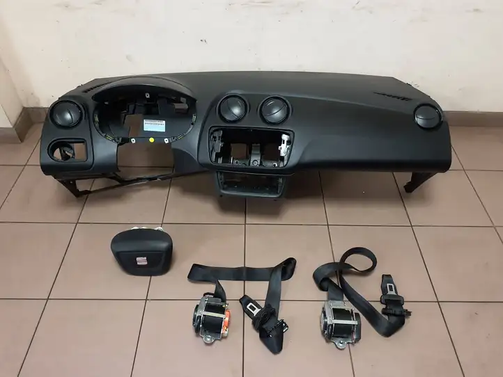 Seat Ibiza IV (6J,6P) (2008 - 2017) 6J1857067A Комплект подушек безопасности с торпедой — фото 1