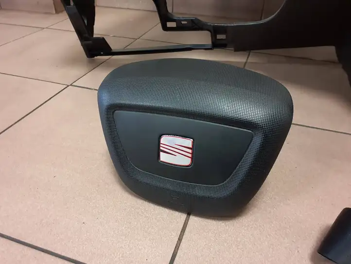 Seat Ibiza IV (6J,6P) (2008 - 2017) 6J1857067A Комплект подушек безопасности с торпедой — фото 5