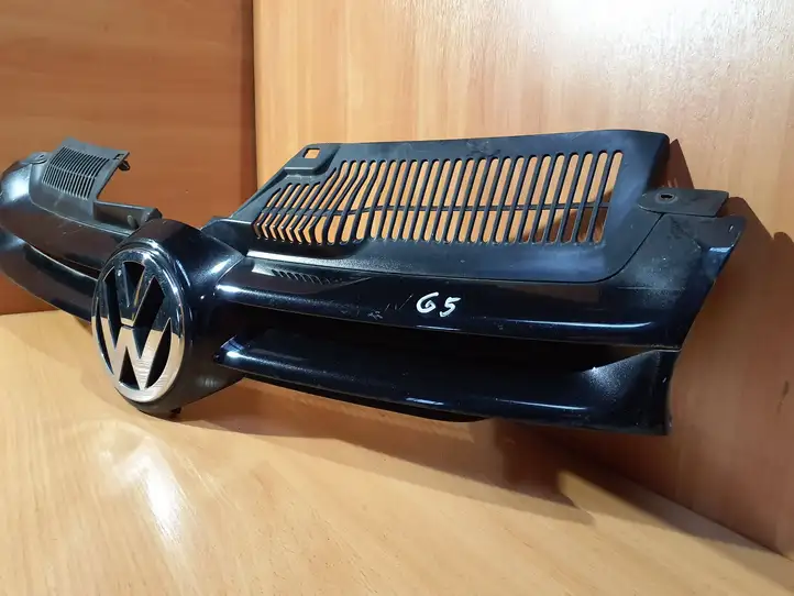 Volkswagen Golf V (2003 - 2009) 1K0853651A Верхняя решетка радиатора — фото 3