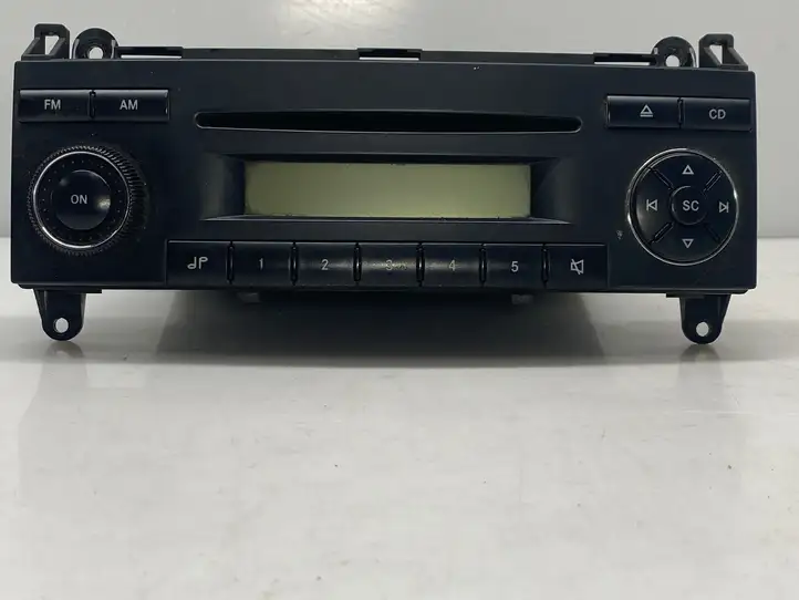 Volkswagen Crafter (2006 - 2016) 9068200686 Магнитола / мультимедийная система — фото 1