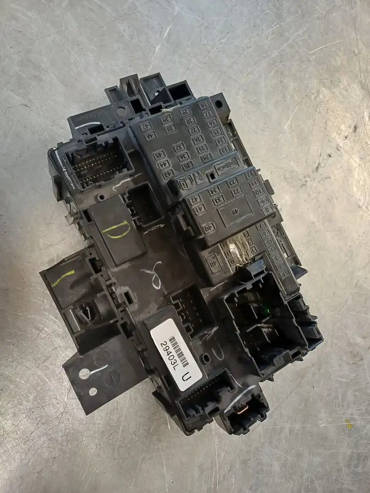 Ford Explorer (2010 - 2015) EC3T14B476BA Блок предохранителей — фото 1
