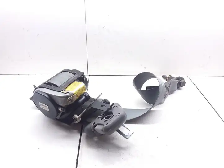 Kia Carens I (2002 - 2006) 050207 Передний ремень безопасности — фото 1