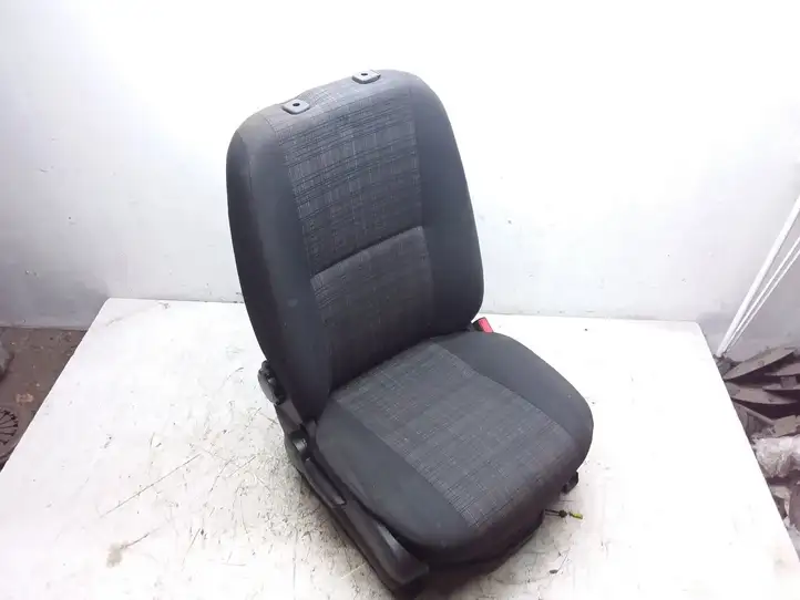 Volkswagen Crafter (2006 - 2016) A9069100101 Переднее сиденье водителя — фото 2