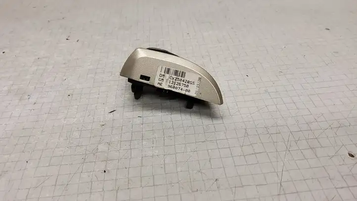 Opel Zafira B (2008 - 2014) 13126750 Кнопки на рулевом колесе — фото 2