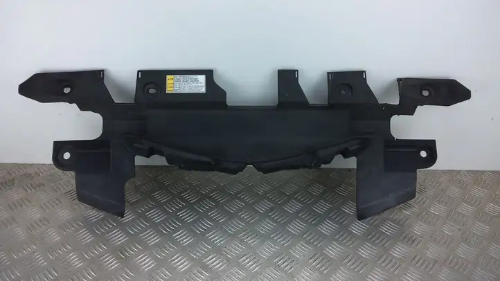 Toyota RAV 4 (XA40) (2012 - 2018) 1668136020 Облицовка радиатора — фото 1