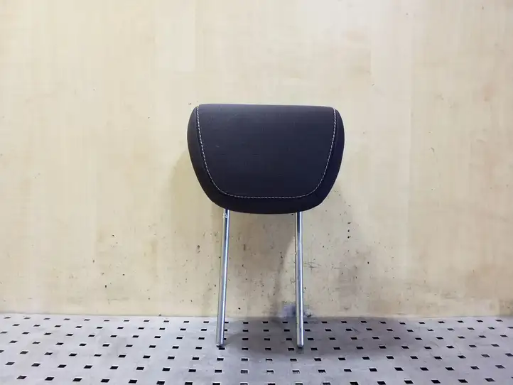 Ford Focus (2011 - 2015) Подголовник заднего сиденья — фото 1