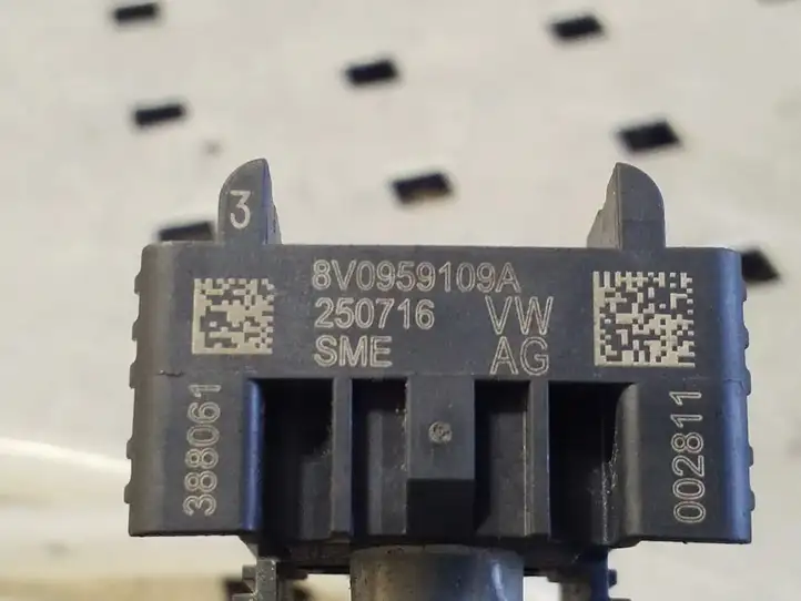 Audi A3/S3 8V (2016 - 2020) 8V0959109A Датчик удара SRS — фото 3