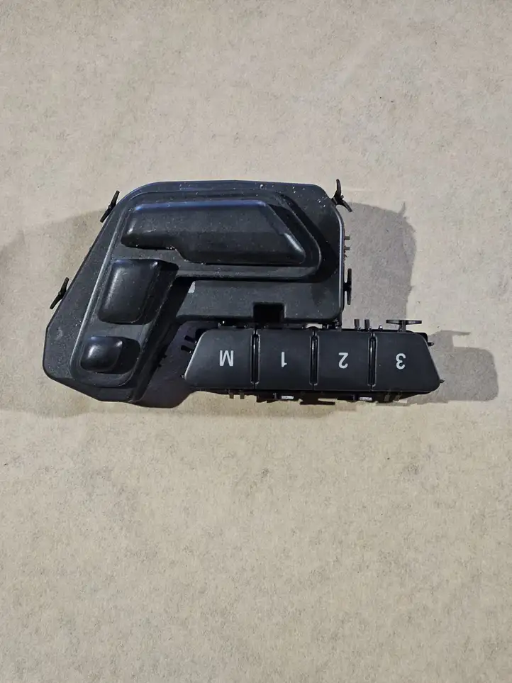 Mercedes-Benz GL X166 (2013 - 2019) A1669054000 Ручка регулировки сиденья — фото 3