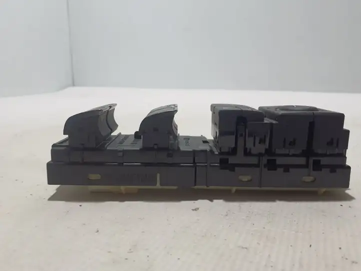 Lexus NX (2021 - ) 8404078050 Кнопка стеклоподъемников — фото 2