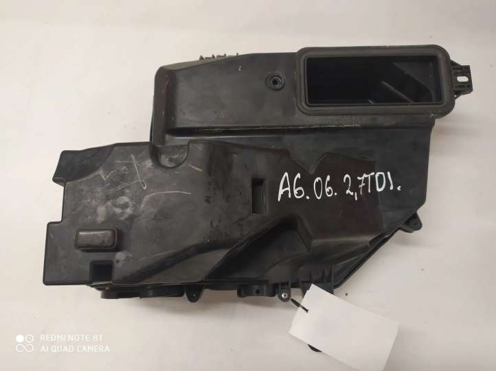 4F1907355A Audi A6 S6 C6 4F Kita variklio skyriaus detalė