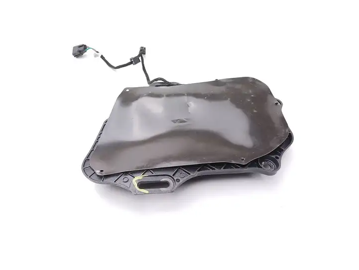 Tesla Model S (2016 - 2021) 100737400L Наружная ручка задней двери — фото 6