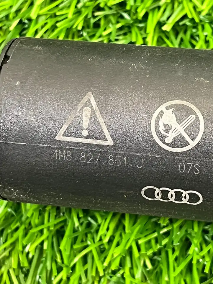 Audi RS Q8 (2019 - ) 4m8827851j Амортизатор крышки багажника — фото 4