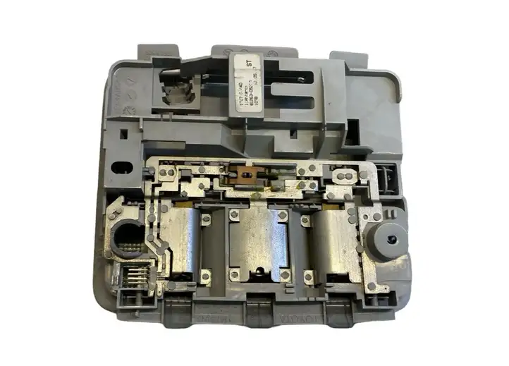 Toyota Corolla Verso AR10 (2004 - 2009) 8126305230 Передняя подсветка — фото 6