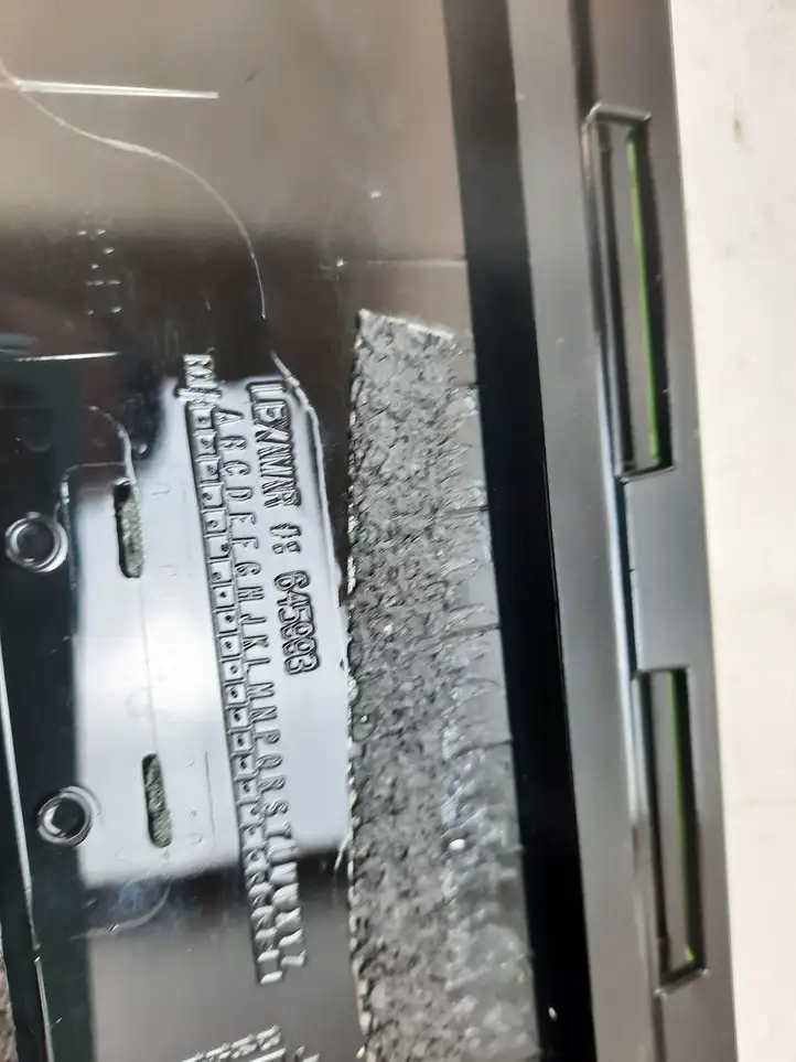 Cadillac Escalade IV (2014 - 2019) 645993 Накладка стекла задней двери — фото 4
