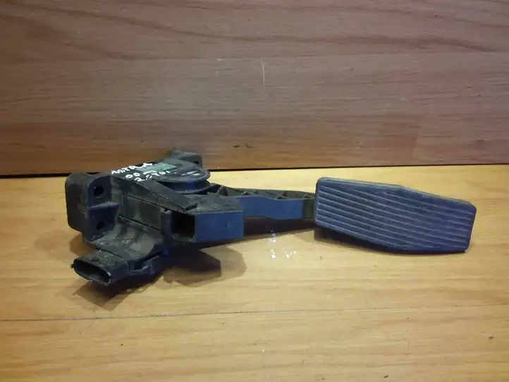 Opel Astra G (1998 - 2004) 0281002278 Педаль акселератора — фото 1