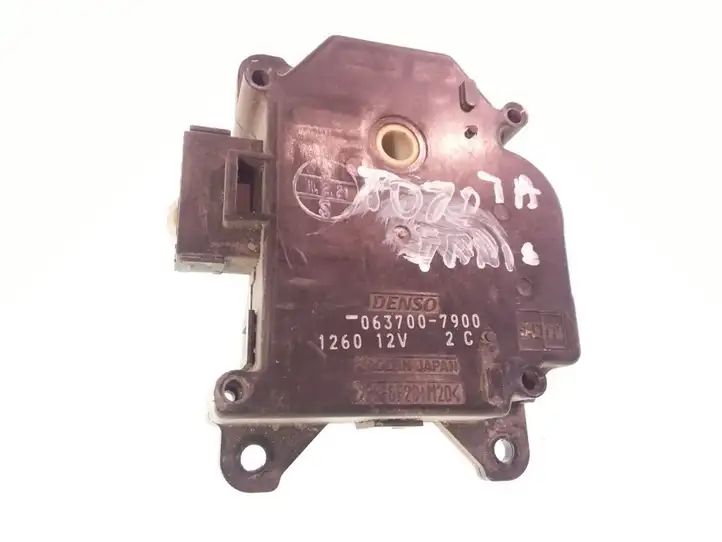 Toyota Yaris (1999 - 2003) 0637007900 Двигатель задвижки потока воздуха — фото 3