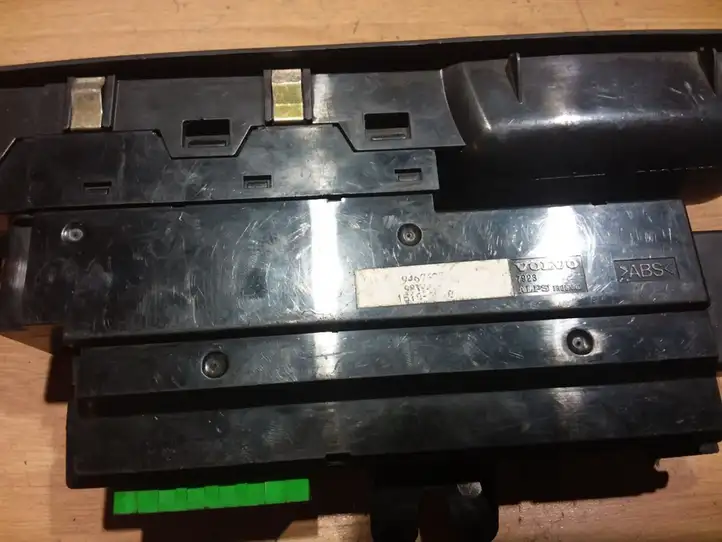 Volvo V70 (2000 - 2004) 9467626 Кнопка стеклоподъемников — фото 3