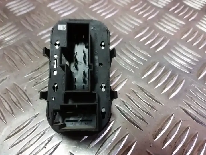 Ford Focus (1998 - 2004) 98AG14529AC Кнопка стеклоподъемников — фото 3