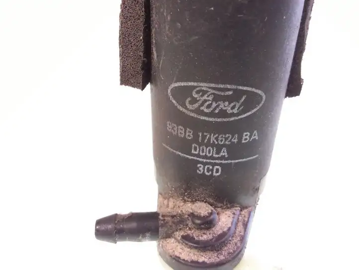 Ford Focus (1998 - 2004) 93BB17K624BA Насос омывателя стекла — фото 3