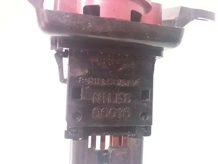 Nissan Almera (2000 - 2006) 06016 Включатель аварийных фонарей — фото 3