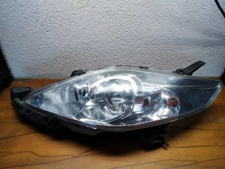 Mazda 5 (2005 - 2010) C23551040 Передняя фара — фото 1