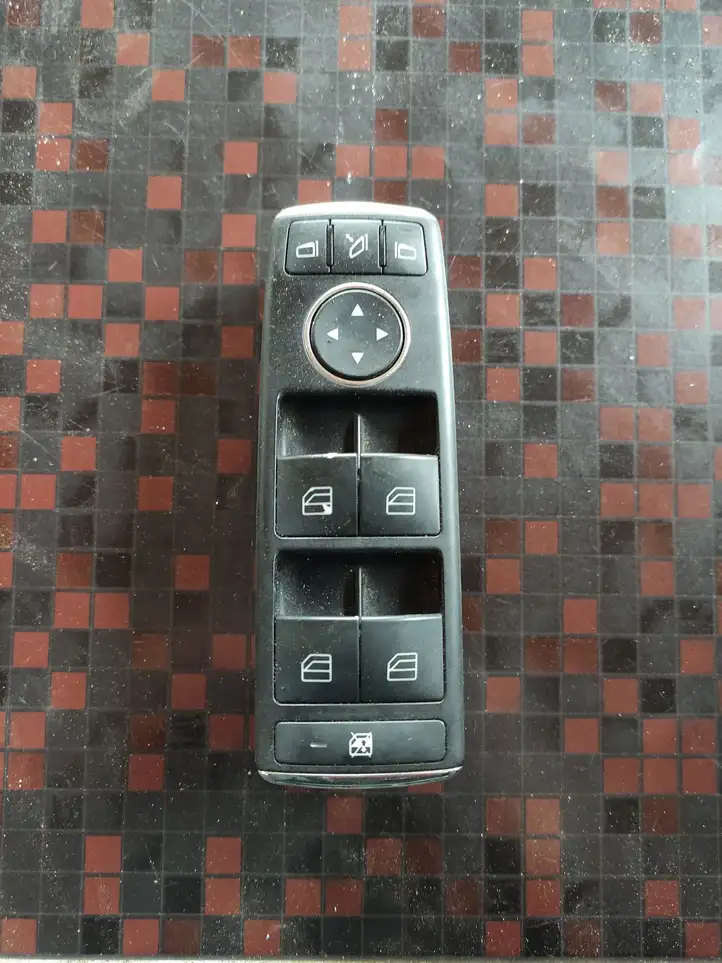 Mercedes-Benz E W212 (2009 - 2016) A2128208310 Блок кнопок стеклоподъемников — фото 1