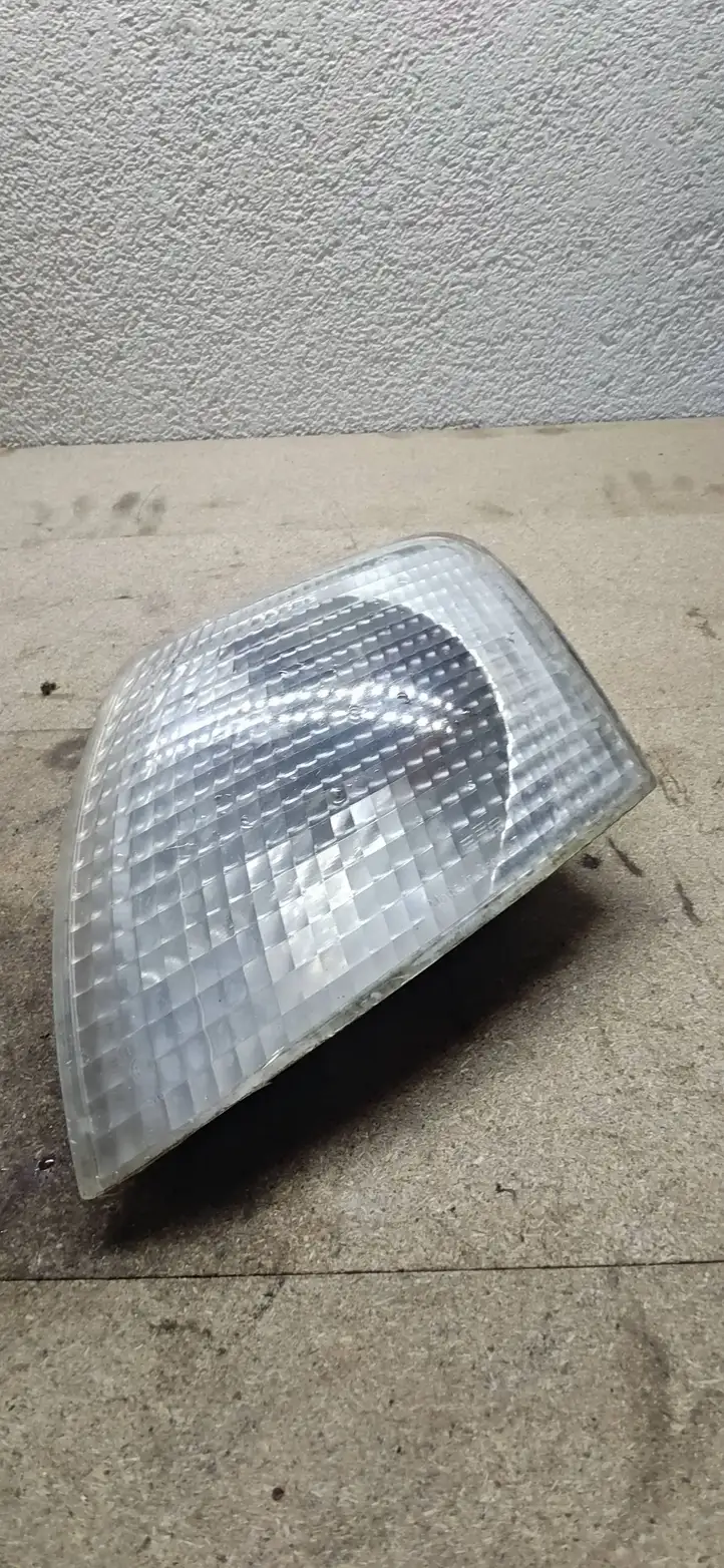 Volkswagen PASSAT B5 (1997 - 2000) 3b0953049c Указатель поворота передний — фото 4