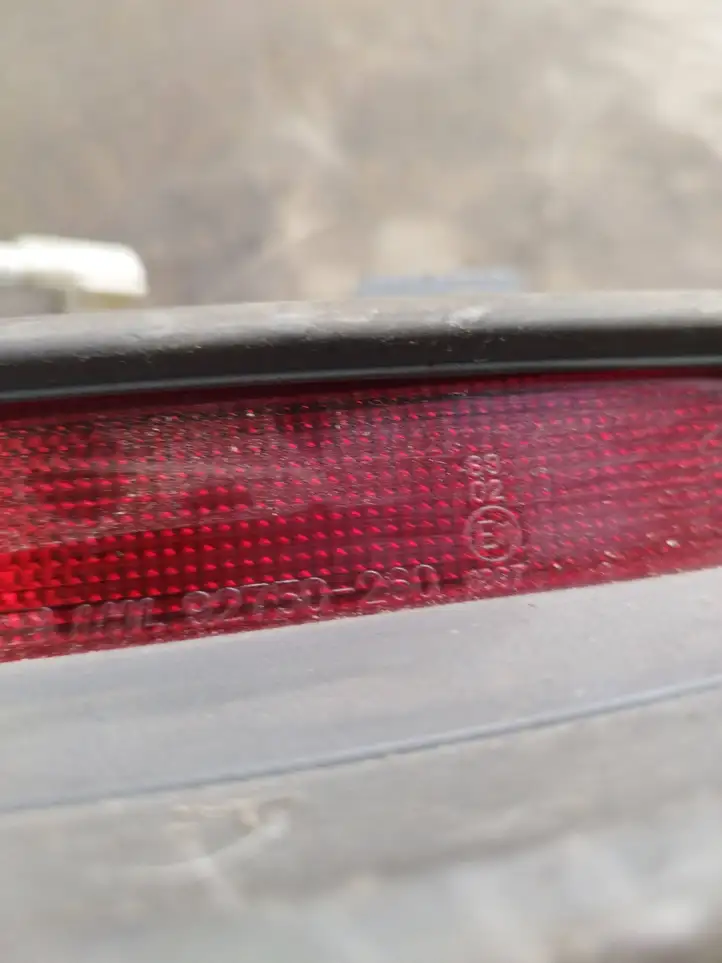 Hyundai Santa Fe (2000 - 2005) 92750260 Дополнительный стоп фонарь — фото 2