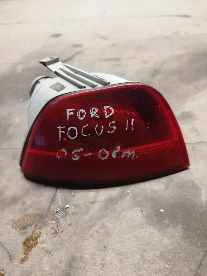 Ford Focus (2005 - 2008) 5M5115500AA Задняя противотуманная фара — фото 1
