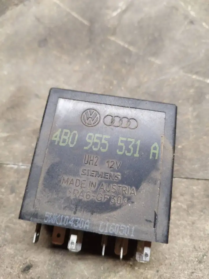 Volkswagen PASSAT B5.5 (2001 - 2005) 4B0955531A Реле стеклоочистителей — фото 2