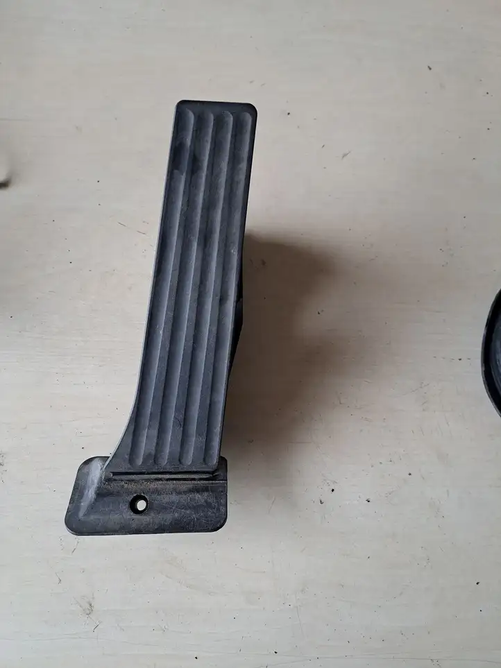BMW X3 F25 (2010 - 2017) 354268587402 Педаль акселератора — фото 1