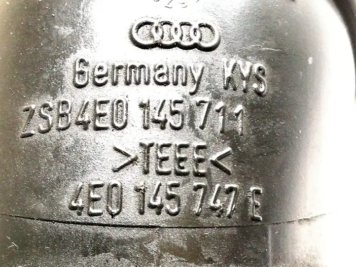 Audi A8 S8 D3 4E (2005 - 2007) 4E0145747D Трубка подачи воздуха — фото 4