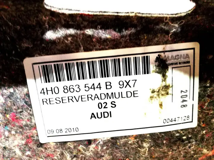 Audi A8 S8 D4 4H (2010 - 2014) 4H0863544B Коврик багажника — фото 2