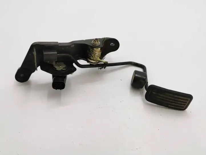 Toyota RAV 4 (XA20) (2000 - 2005) 8928133010 Педаль акселератора — фото 1